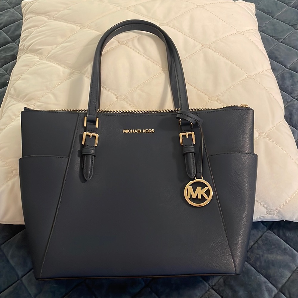 Michael Kora purse, very clean
